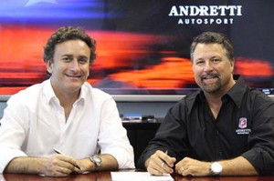 L-R: Alejandro Agag, CEO of Formula E Holdings, and Michael Andretti, President, Chairman and CEO of Andretti Autosport sign the agreement confirming them as the third Formula E team.