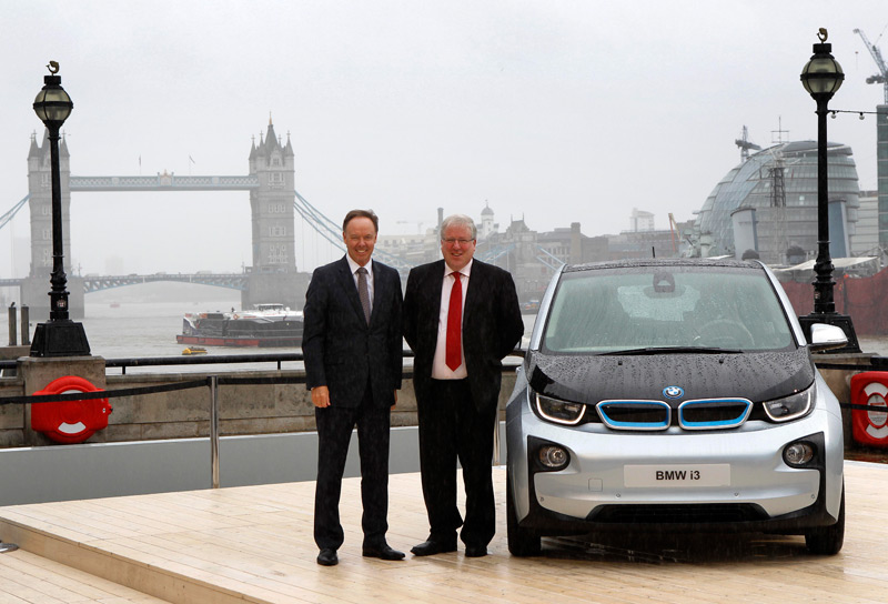 Dr. Ian Robertson (HonDSc), Member of the Board of Management of BMW AG, Sales and Marketing BMW, Sales Channels BMW Group and Rt Hon Patrick McLoughlin MP, Secretary of State for Transport, at the launch of the BMW i3.