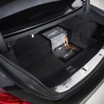 Mercedes-Benz S 500 PLUG-IN HYBRID - Components concealed in the boot