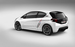 Peugeot 208 HYbrid FE - rear quarter view